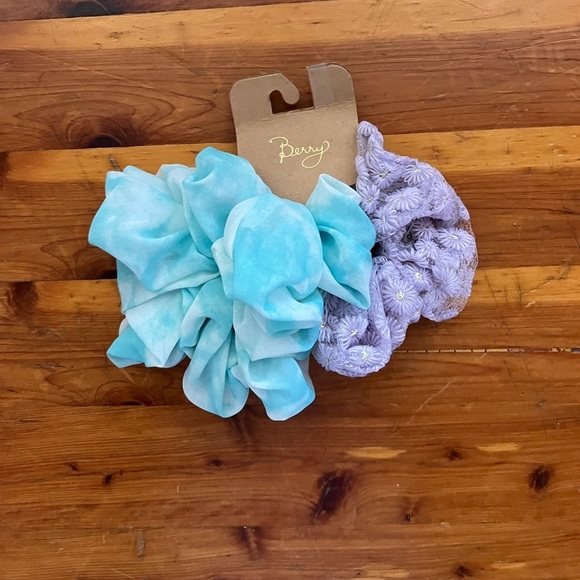 Hair Scrunchies - Picture 3 of 4